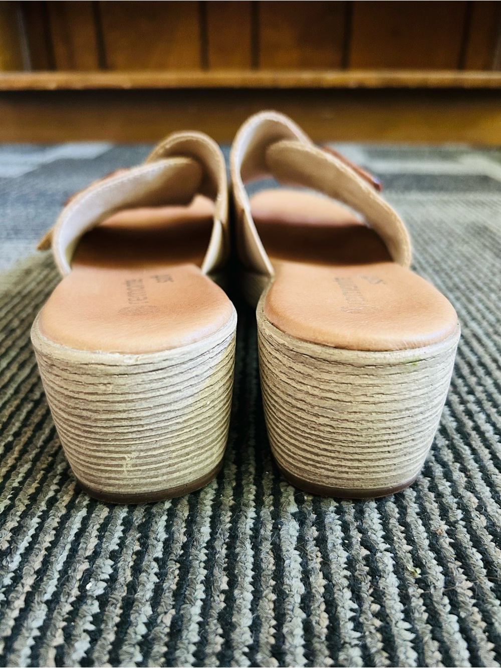 Remonte Soft Beige Suede DON56 Jerilyn Faux Buckle Mules Sandals size 39 8 - Picture 8 of 11